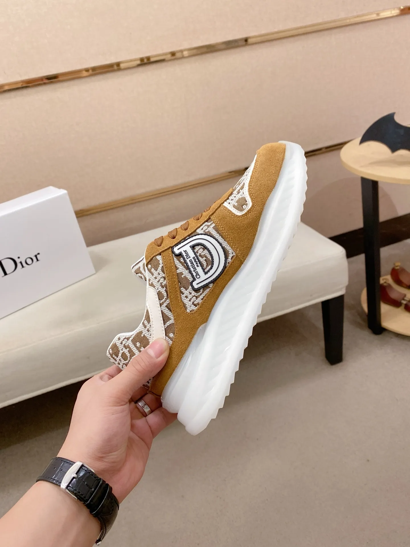 Men's shoes💰 462💰🇮🇹🇮🇹Dior d The new model is on sale at the same time at the counter. The upper 🇮🇹 is imported Italian first-layer cowhide, and the lining is fully imported sheepskin 💪💪. It is a complete 1⃣️ to 1⃣️ replica 🇮🇹💪💪, ⚠ Sole: The original sole is specially provided by the original factory. The exclusive movable molded sole is super comfortable. ⚠Original factory single goods, 🔍🔍high quality, you can enter and leave the counter at will, welcome to compare⚠. Code number:38-44